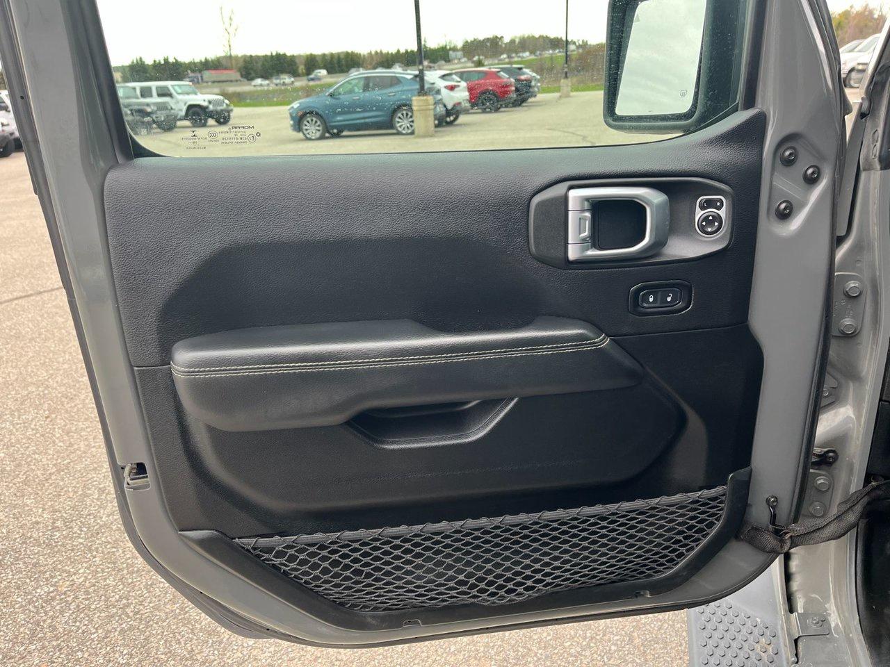 2020 Jeep WRANGLER UNLIMITED Sahara 4x4 Photo