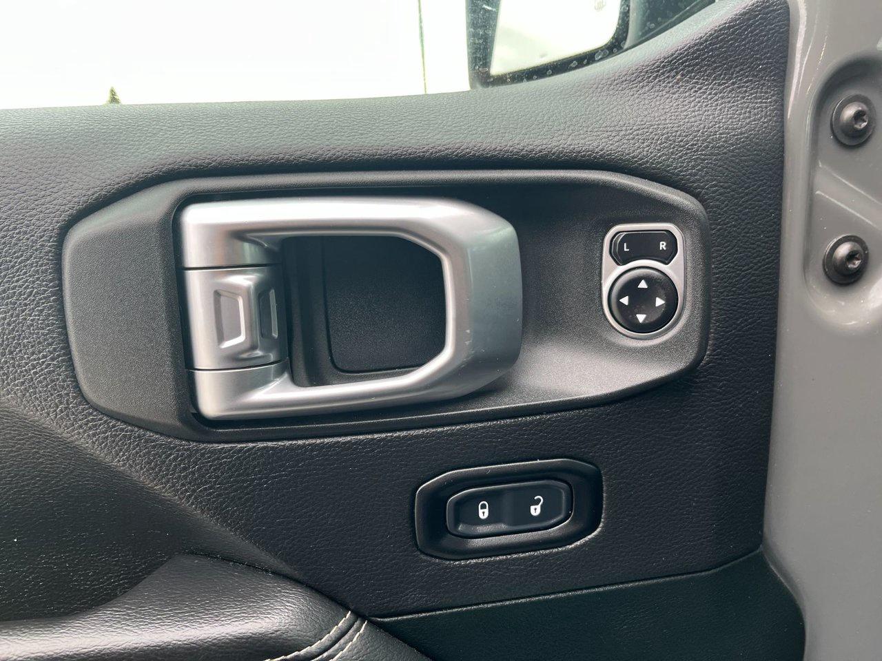 2020 Jeep WRANGLER UNLIMITED Sahara 4x4 Photo
