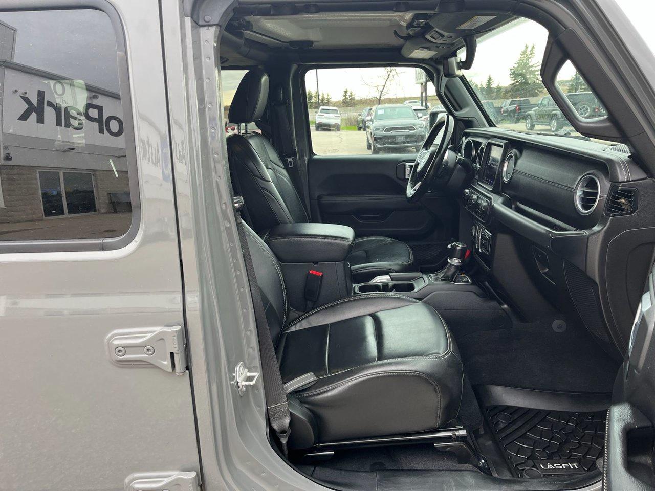 2020 Jeep WRANGLER UNLIMITED Sahara 4x4 Photo