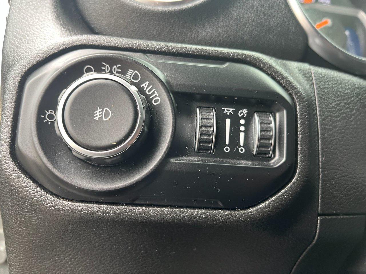 2020 Jeep WRANGLER UNLIMITED Sahara 4x4 Photo