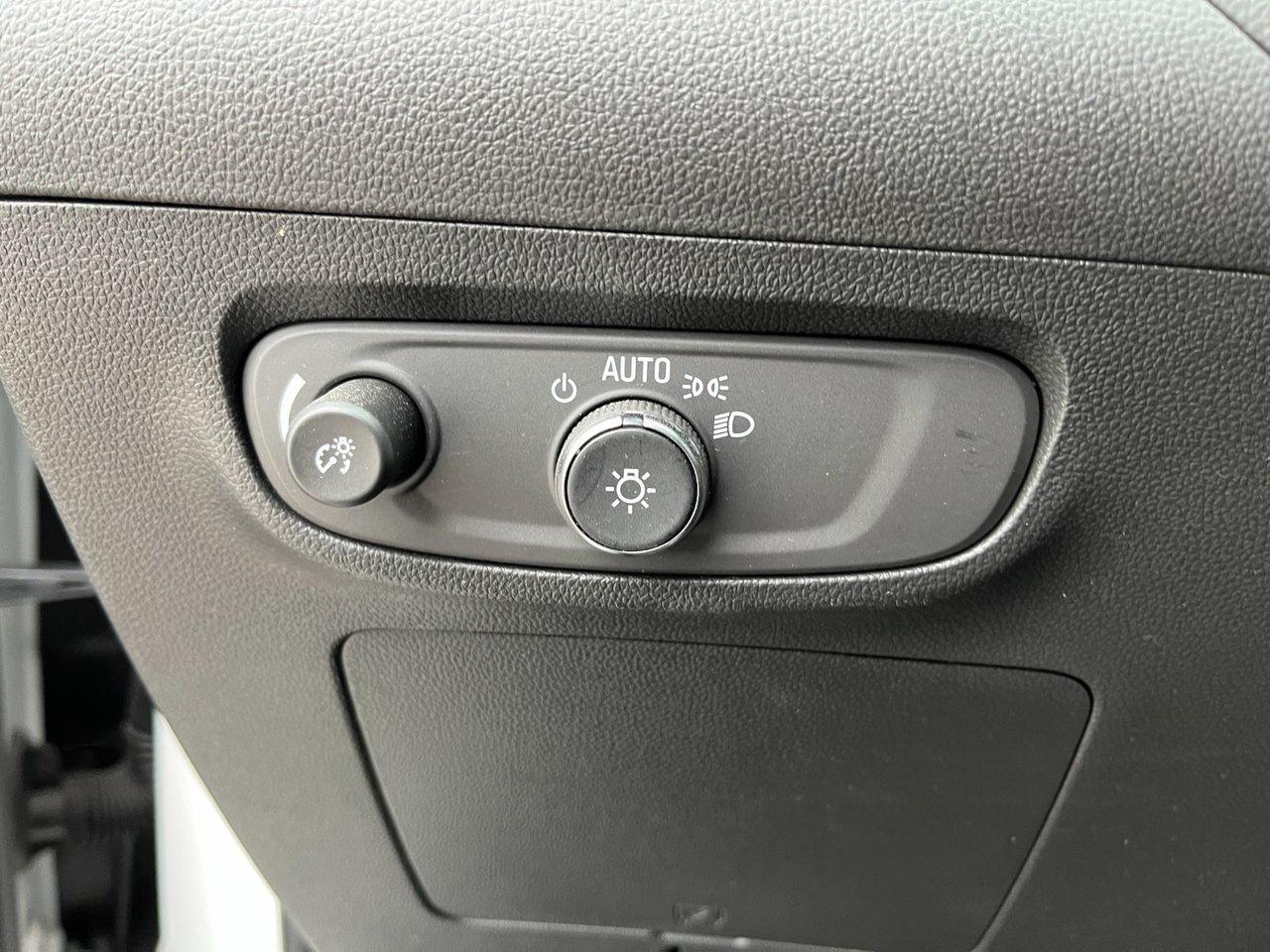 2024 Buick Encore GX AWD 4dr Sport Touring Photo