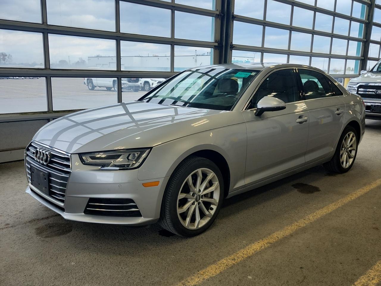 2017 Audi A4 Progressiv-DEALER SERVICED! LEATHER, NAV, SUNROOF! Photo