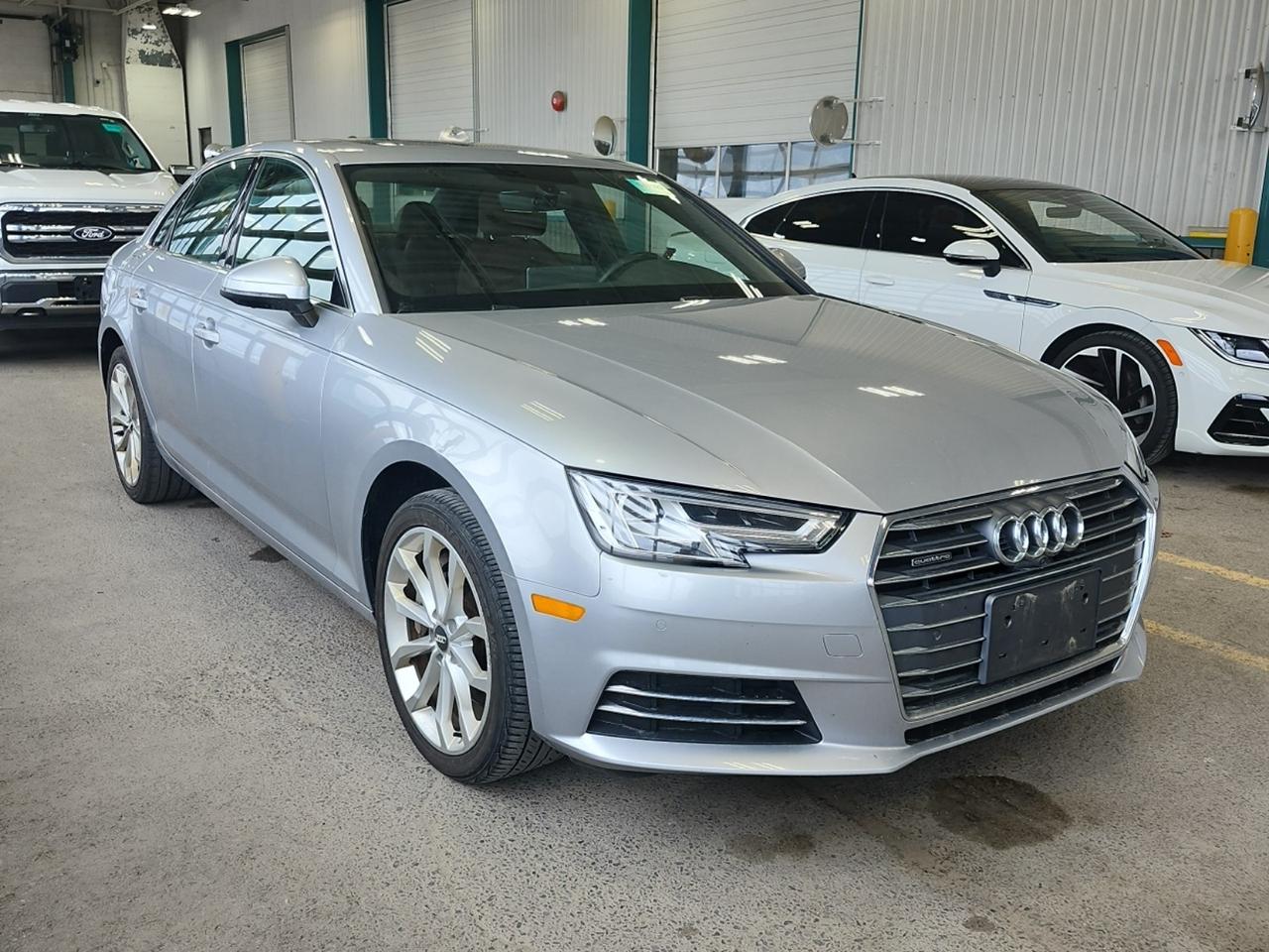 2017 Audi A4 Progressiv-DEALER SERVICED! LEATHER, NAV, SUNROOF! Photo