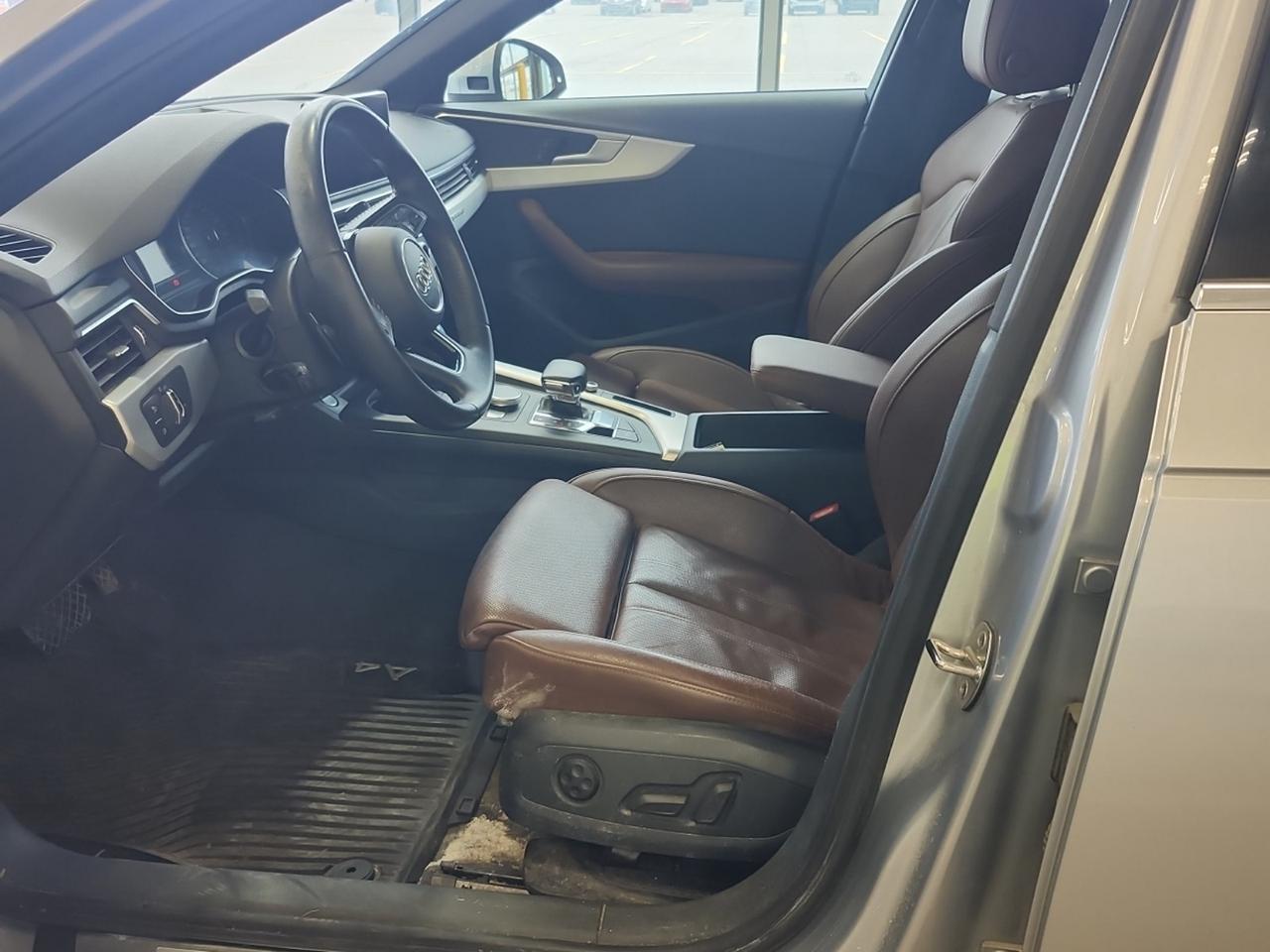 2017 Audi A4 Progressiv-DEALER SERVICED! LEATHER, NAV, SUNROOF! - Photo #14