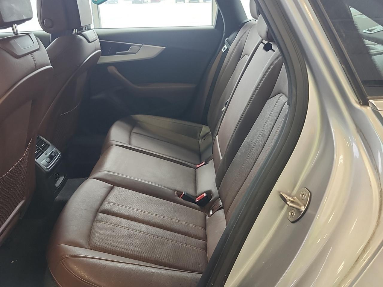 2017 Audi A4 Progressiv-DEALER SERVICED! LEATHER, NAV, SUNROOF! Photo