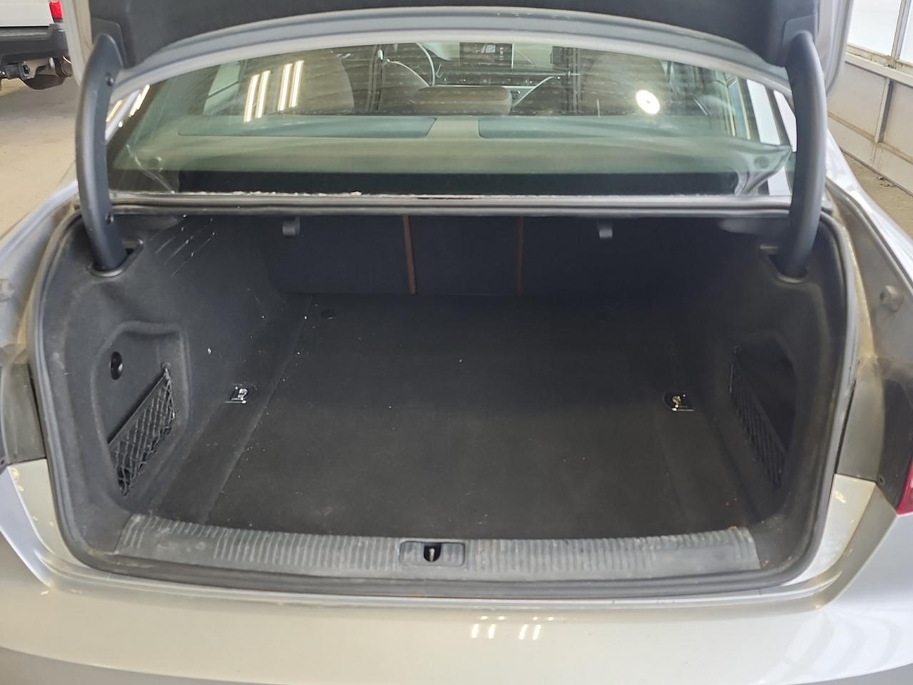 2017 Audi A4 Progressiv-DEALER SERVICED! LEATHER, NAV, SUNROOF! - Photo #22