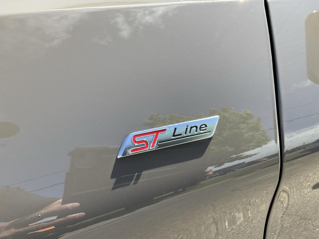2026 Ford Explorer ST-Line Photo4
