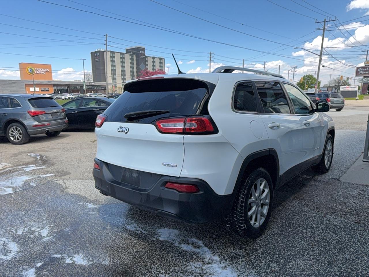 2015 Jeep Cherokee North Photo3