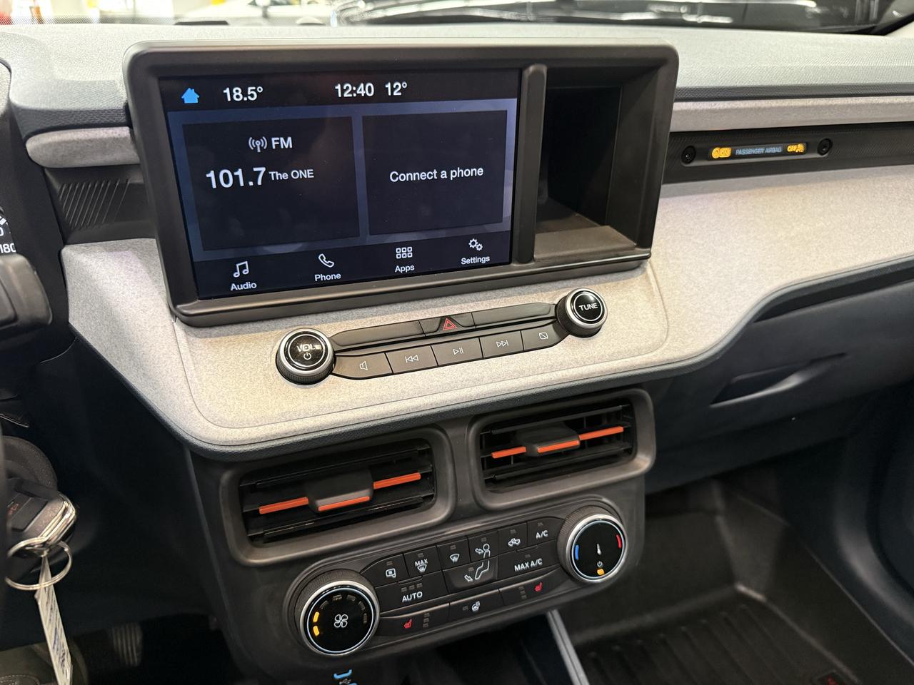 2022 Ford Maverick XLT Photo