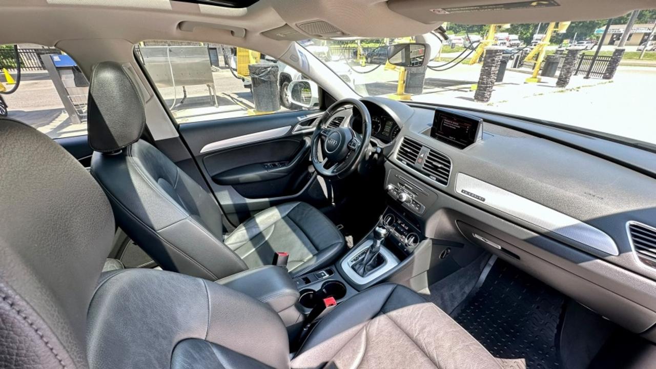 2016 Audi Q3 * AWD * DEALER SERVICED * PROGRESSIV * 2.0T QUATTRO PROGRESSIV Photo