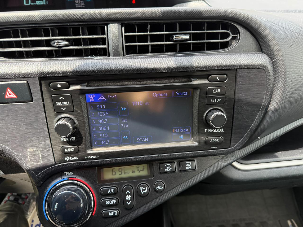 2014 Toyota Prius c 5dr HB HYBRID..CERTIFIED ! Photo