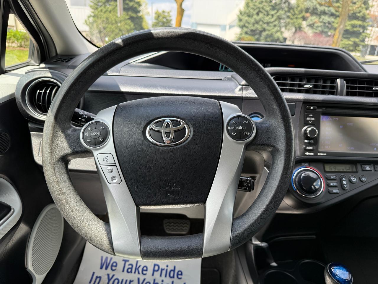 2014 Toyota Prius c 5dr HB HYBRID..CERTIFIED ! Photo