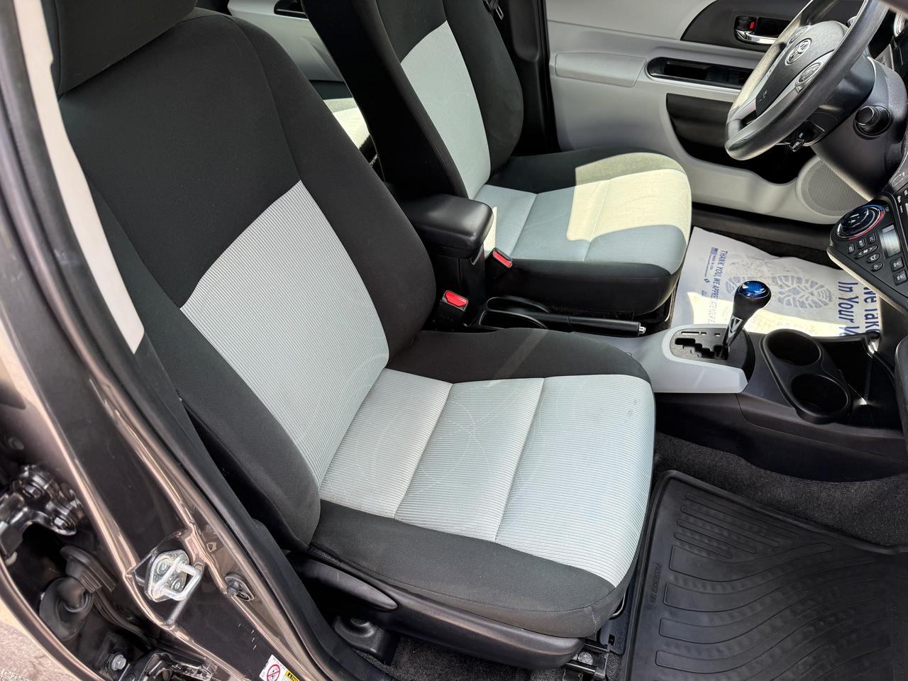 2014 Toyota Prius c 5dr HB HYBRID..CERTIFIED ! Photo