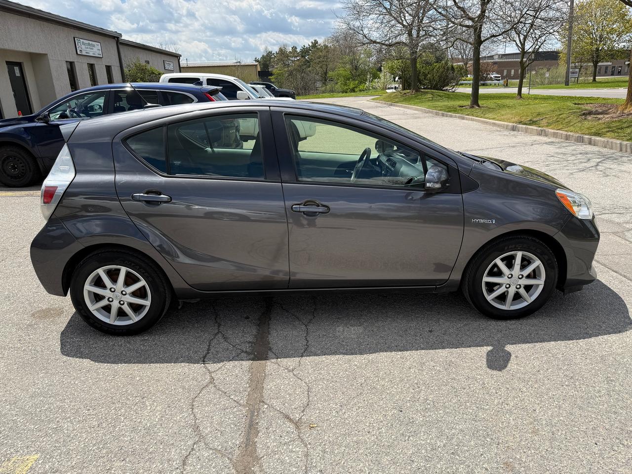 2014 Toyota Prius c 5dr HB HYBRID..CERTIFIED ! Photo3