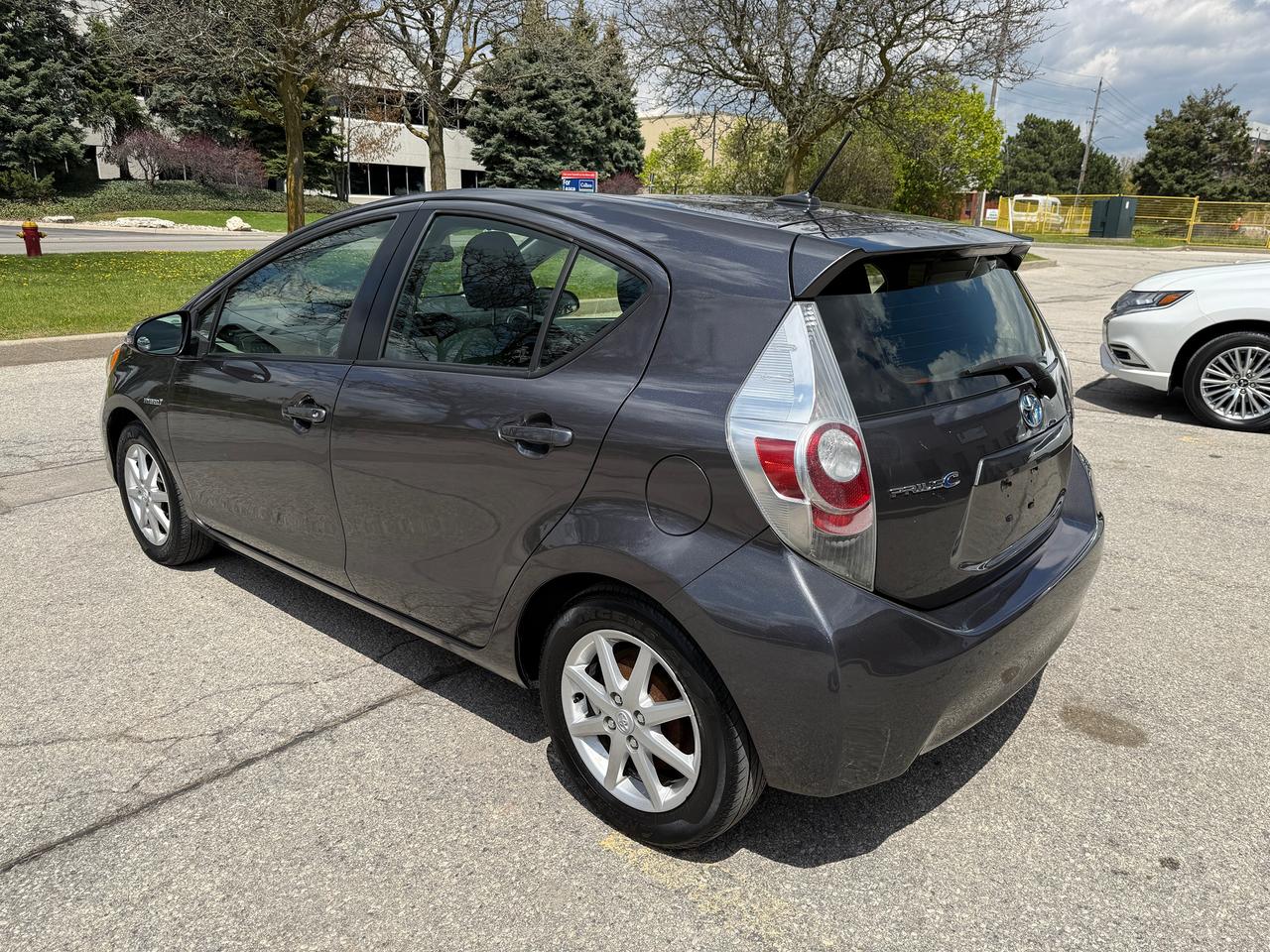 2014 Toyota Prius c 5dr HB HYBRID..CERTIFIED ! Photo