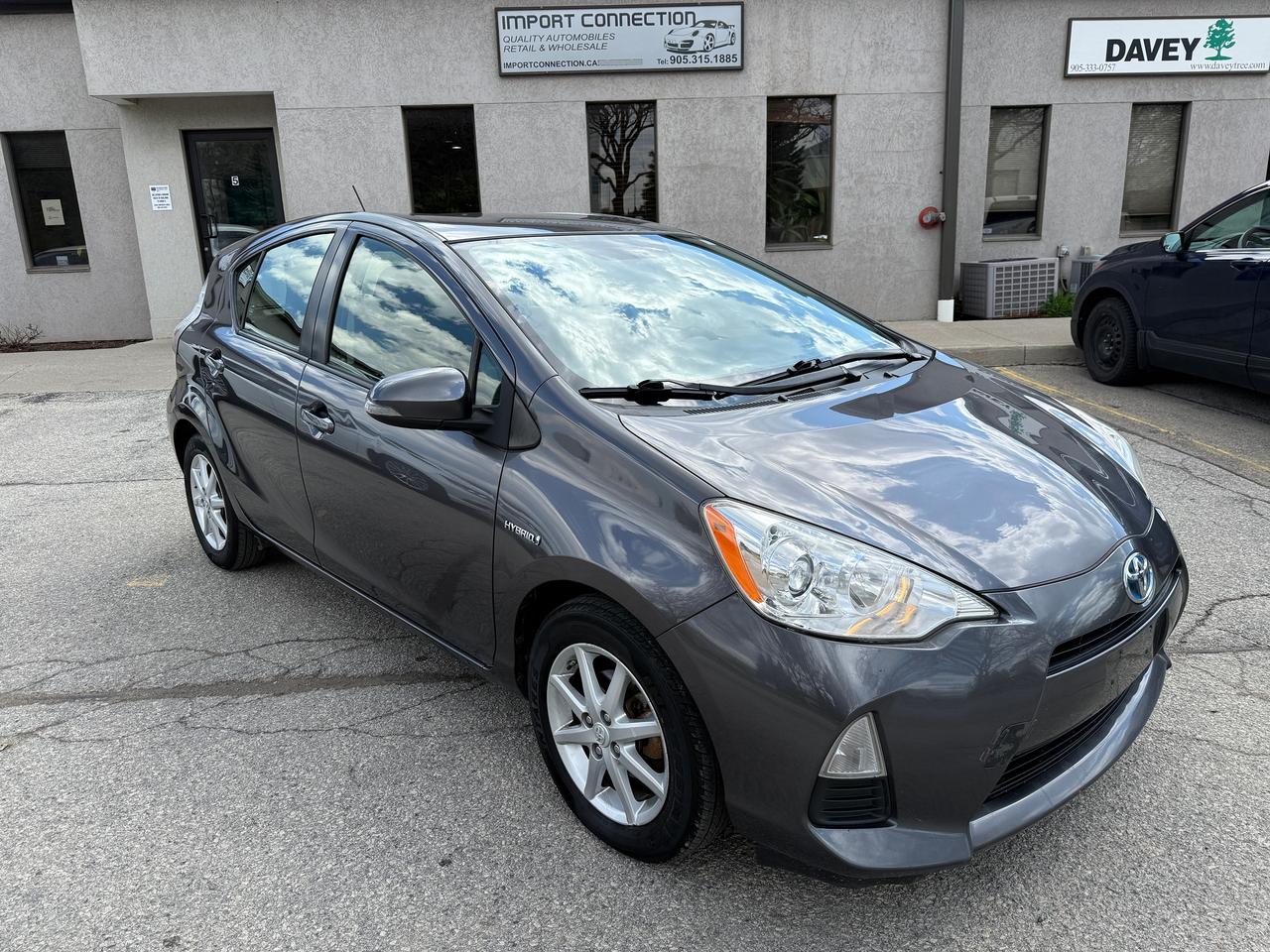 2014 Toyota Prius c 5dr HB HYBRID..CERTIFIED ! Photo2
