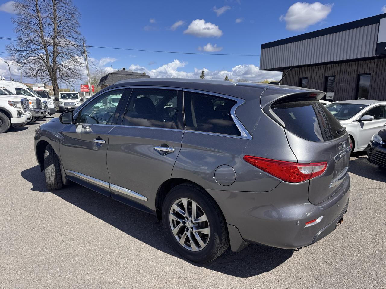 2015 Infiniti QX60  Photo2