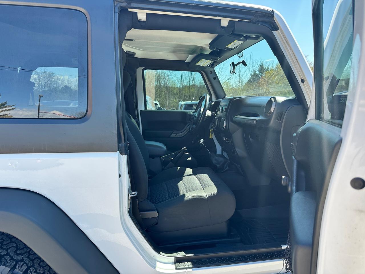 2012 Jeep Wrangler Sport4X4 2Door 6-Speed Manual FM A/C TowHitch CD - Photo #18
