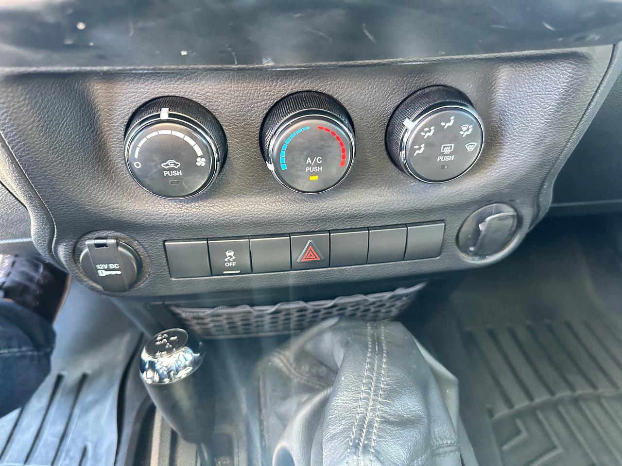 2012 Jeep Wrangler Sport4X4 2Door 6-Speed Manual FM A/C TowHitch CD - Photo #27