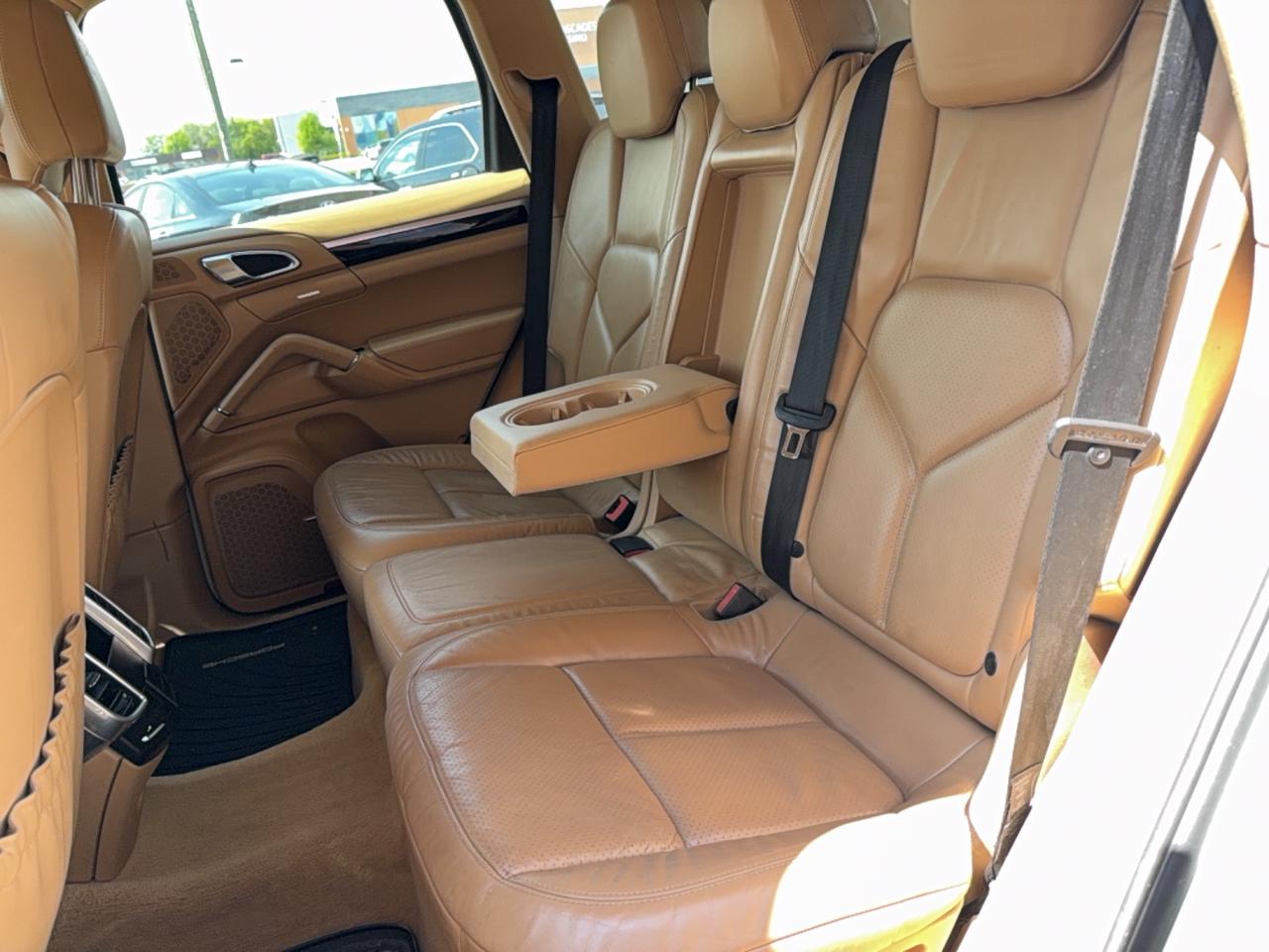 2011 Porsche Cayenne  Photo4