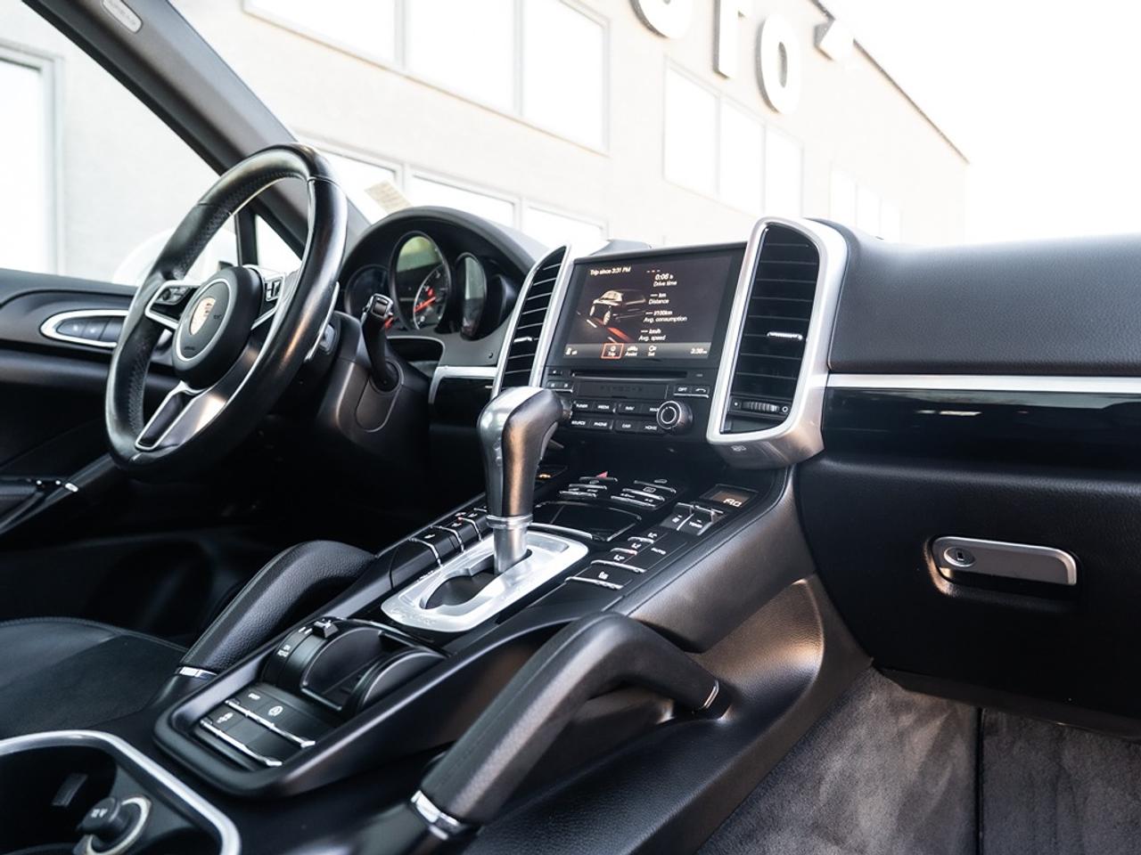 2018 Porsche Cayenne Base SPORT UTILITY 4-DR Photo21
