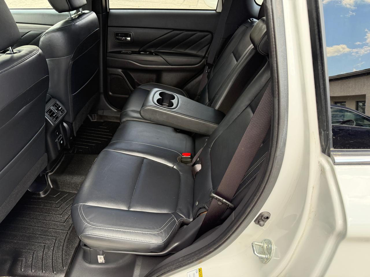 2019 Mitsubishi Outlander PHEV SE AWD..Limited Edition.PLUG-IN HYBRID..CERTIFIED! Photo