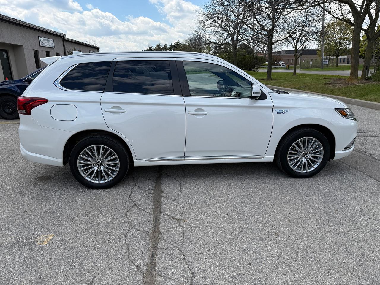 2019 Mitsubishi Outlander PHEV SE AWD..Limited Edition.PLUG-IN HYBRID..CERTIFIED! Photo3