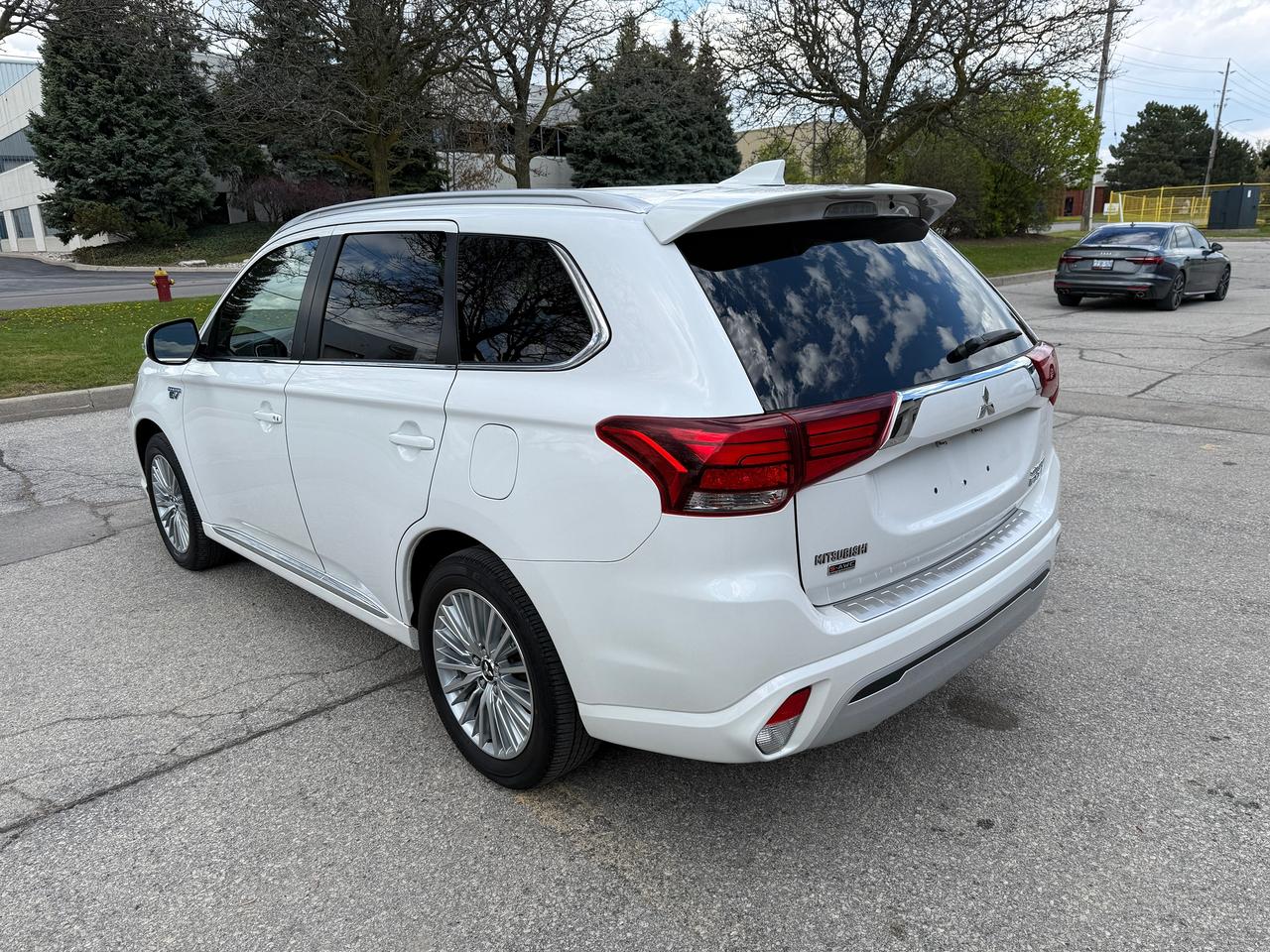 2019 Mitsubishi Outlander PHEV SE AWD..Limited Edition.PLUG-IN HYBRID..CERTIFIED! Photo