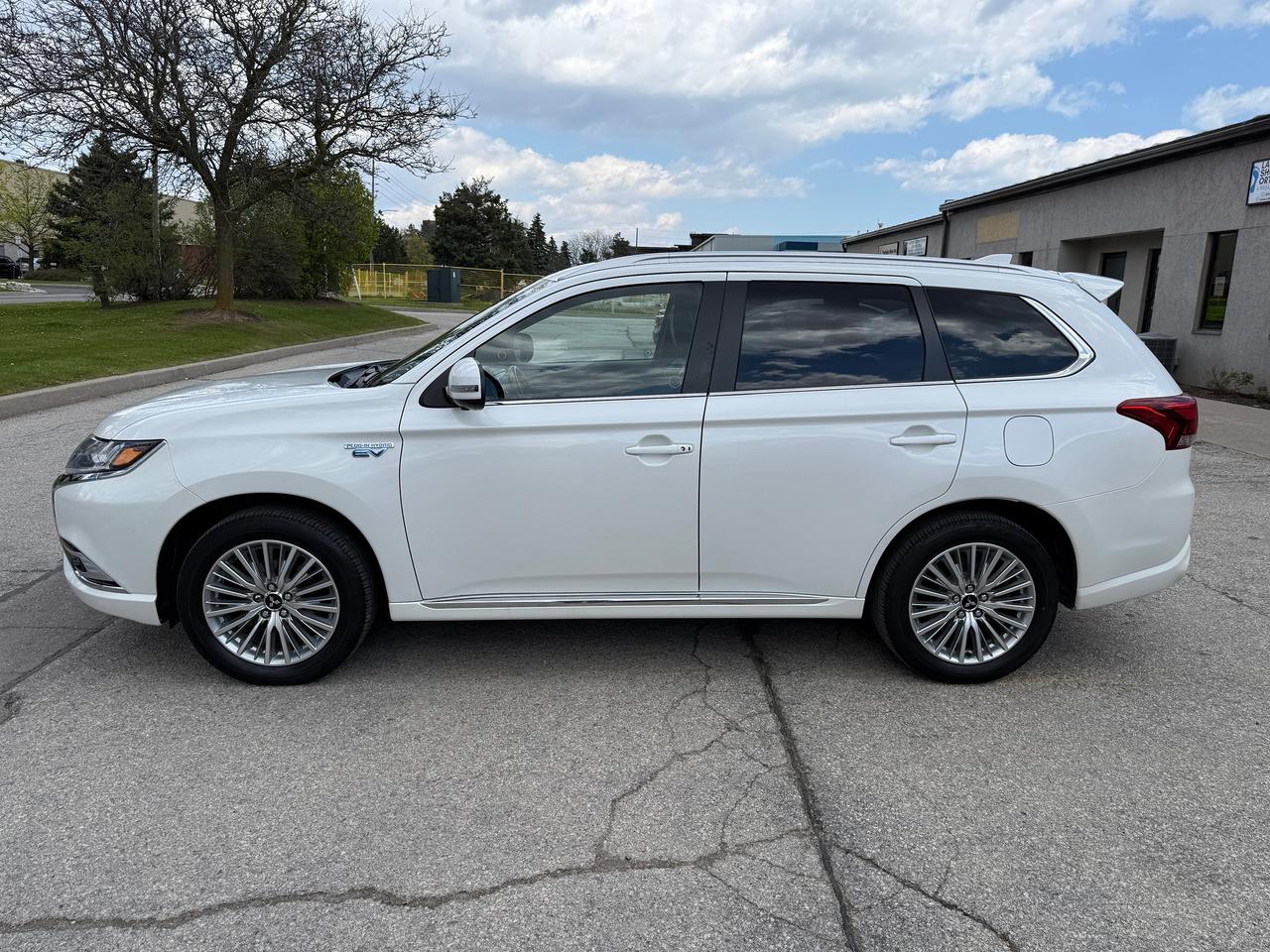 2019 Mitsubishi Outlander PHEV SE AWD..Limited Edition.PLUG-IN HYBRID..CERTIFIED! Photo