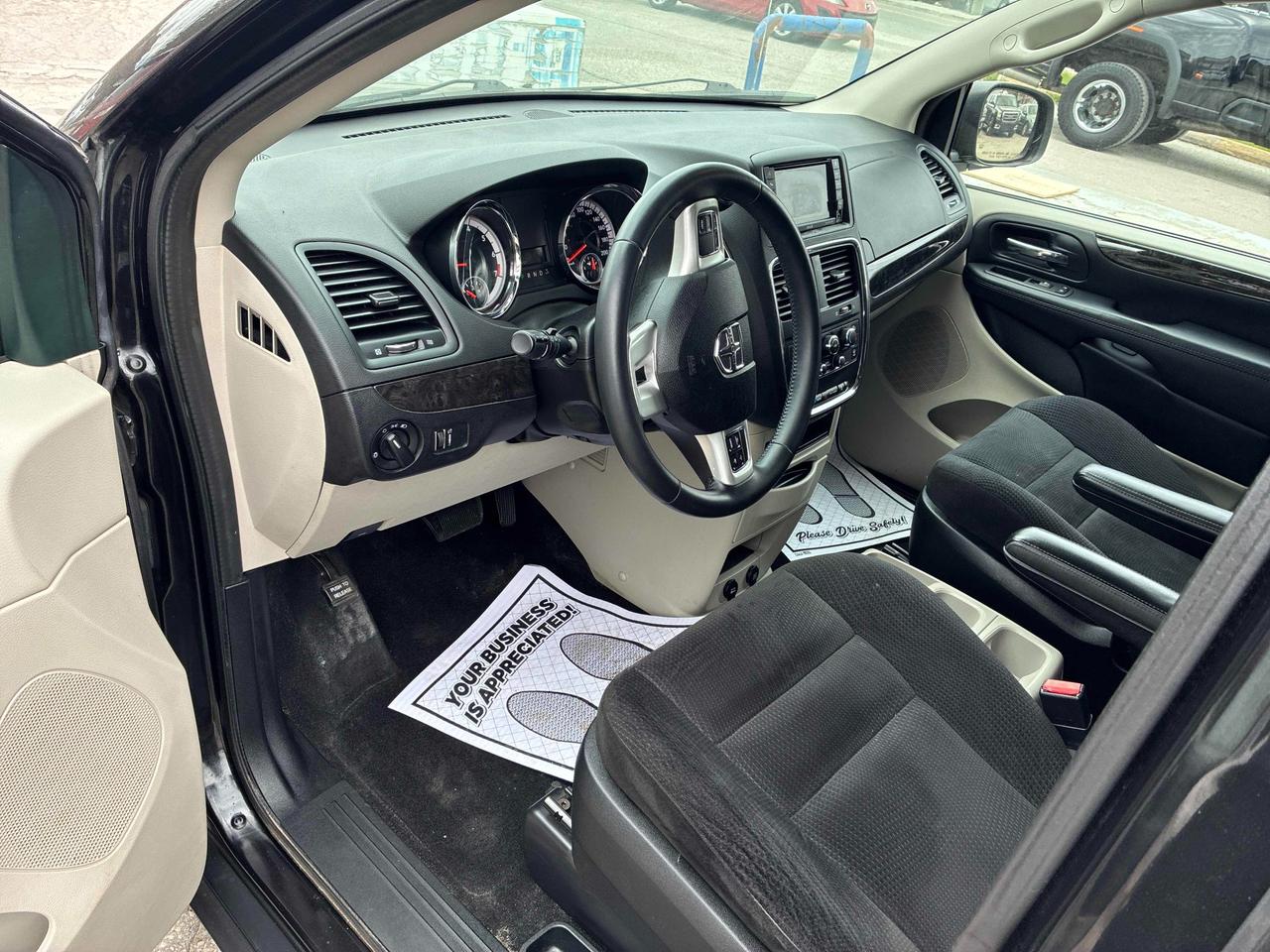 2014 Dodge Grand Caravan SE/SXT NEW ARRIVAL | PLEASE CALL AHEAD Photo4
