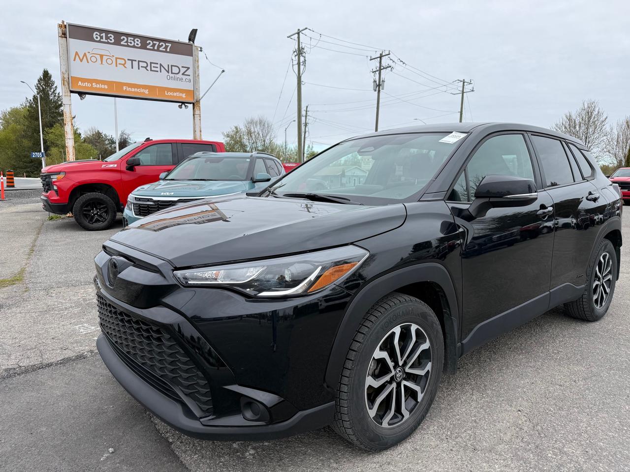 2024 Toyota Corolla Cross Hybrid SE Heated Steering and Seats! Photo
