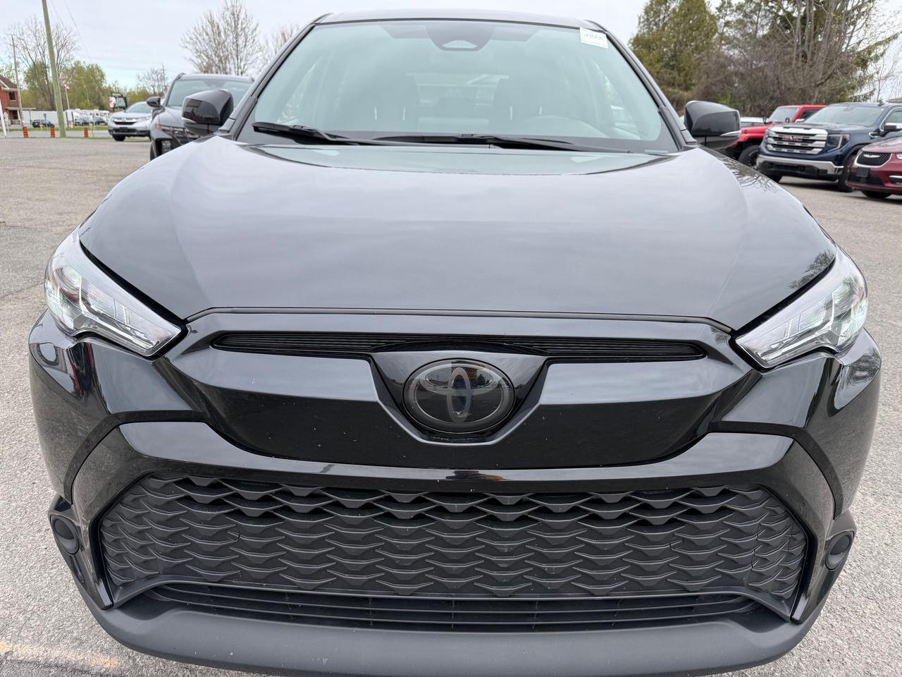 2024 Toyota Corolla Cross Hybrid SE Heated Steering and Seats! Photo
