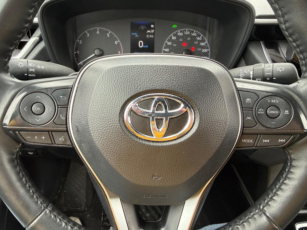 2024 Toyota Corolla Cross Hybrid SE Heated Steering and Seats! Photo
