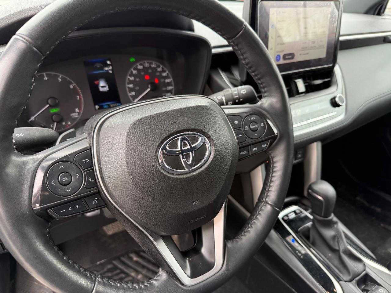 2024 Toyota Corolla Cross Hybrid SE Heated Steering and Seats! Photo