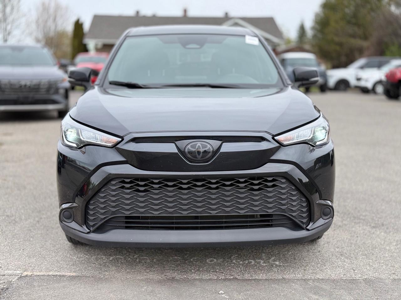2024 Toyota Corolla Cross Hybrid SE Heated Steering and Seats! Photo