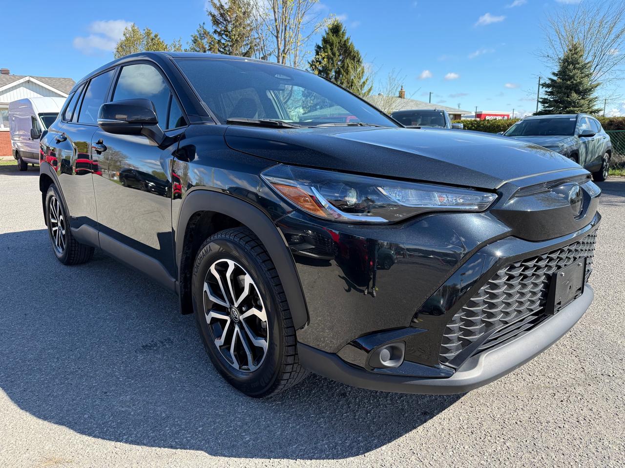 2024 Toyota Corolla Cross Hybrid SE Heated Steering and Seats! Photo