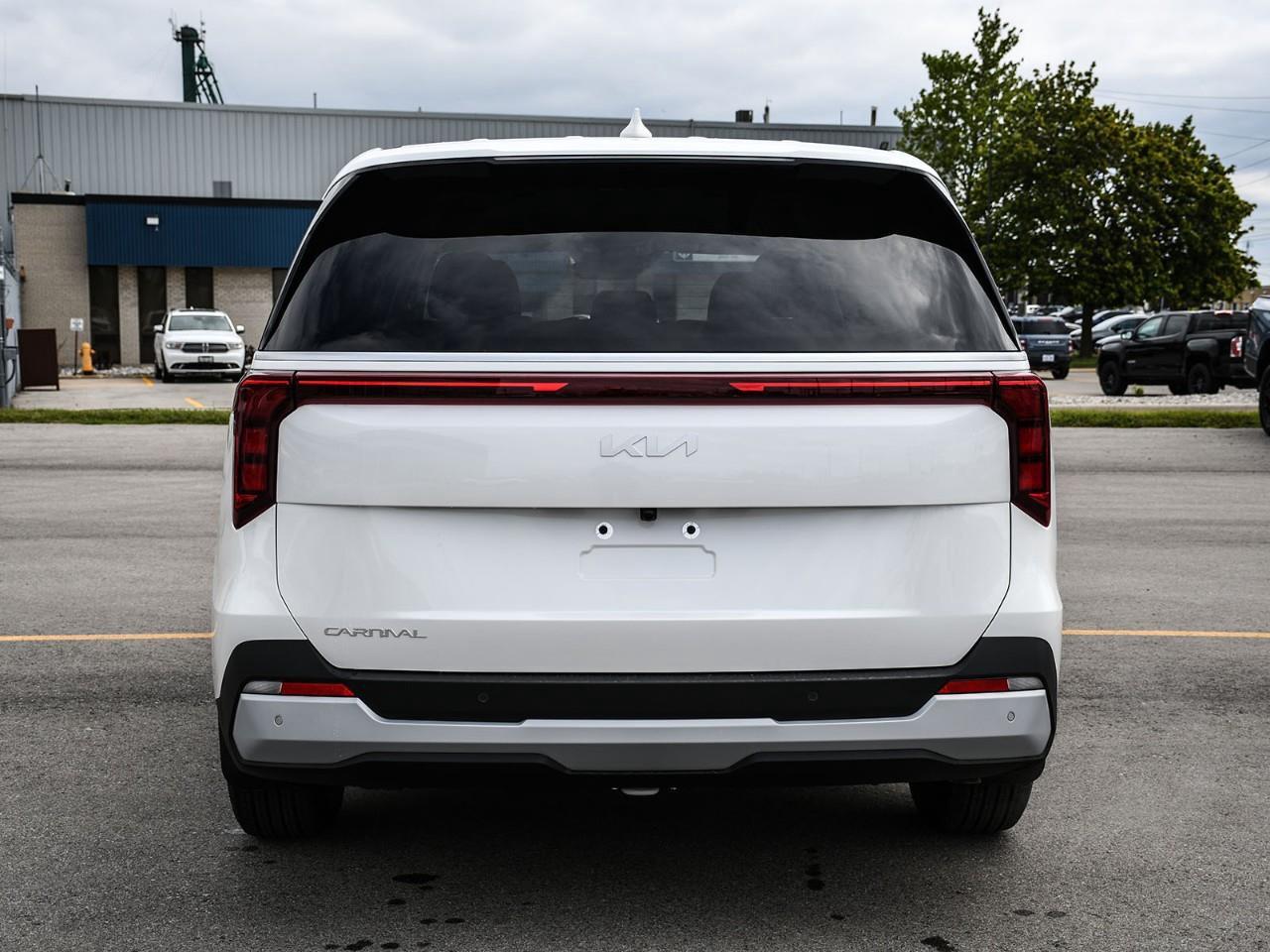 2026 Kia Carnival 2026 Kia Carnival – LX Photo4