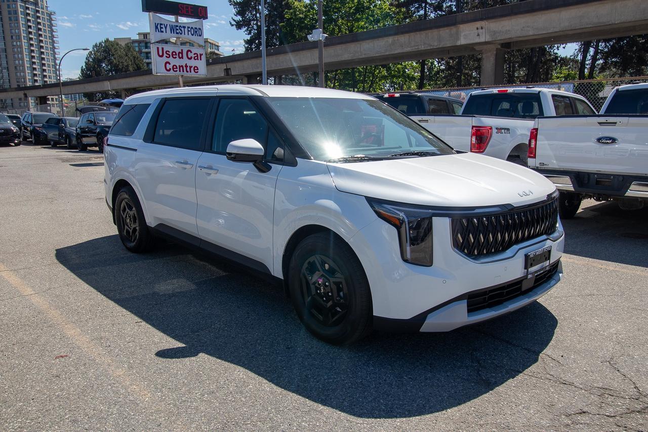 2026 Kia Carnival LX Photo3