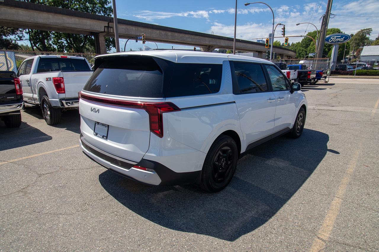 2026 Kia Carnival LX Photo4