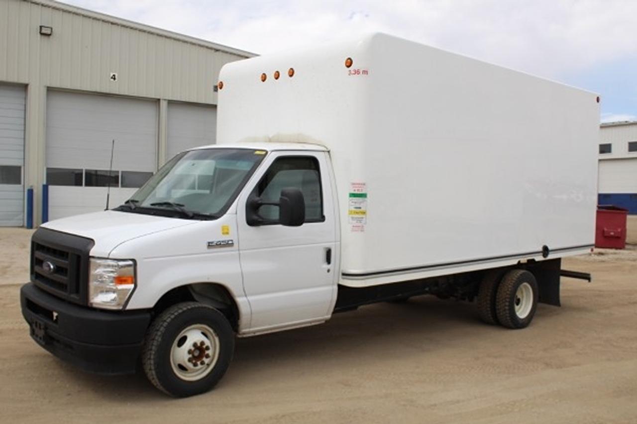2025 Ford E450 UNICELL CUBE VAN DRW w/ cloth seats - Photo #1