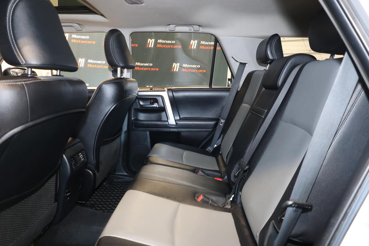 2018 Toyota 4Runner SR5 Premium - 7 SEATER|LEATHER|SUNROOF|CAMERA|NAVI Photo
