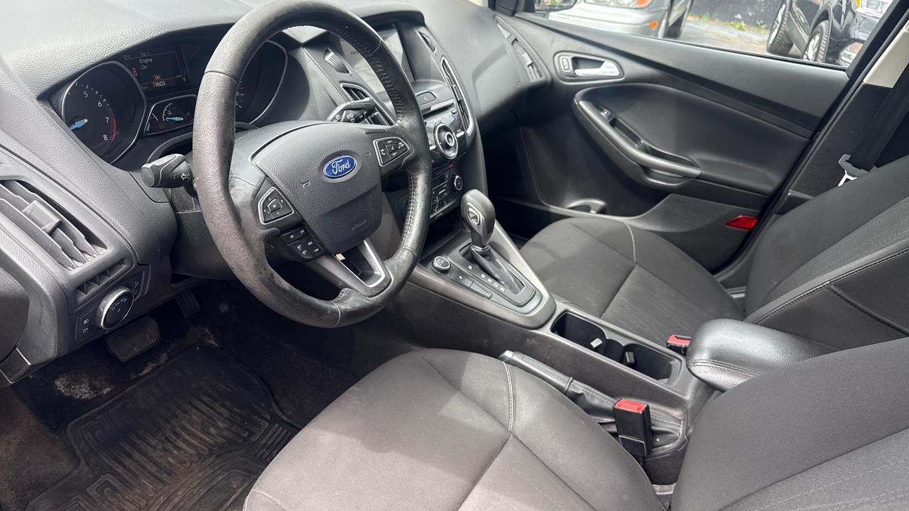 2017 Ford Focus SEL Photo