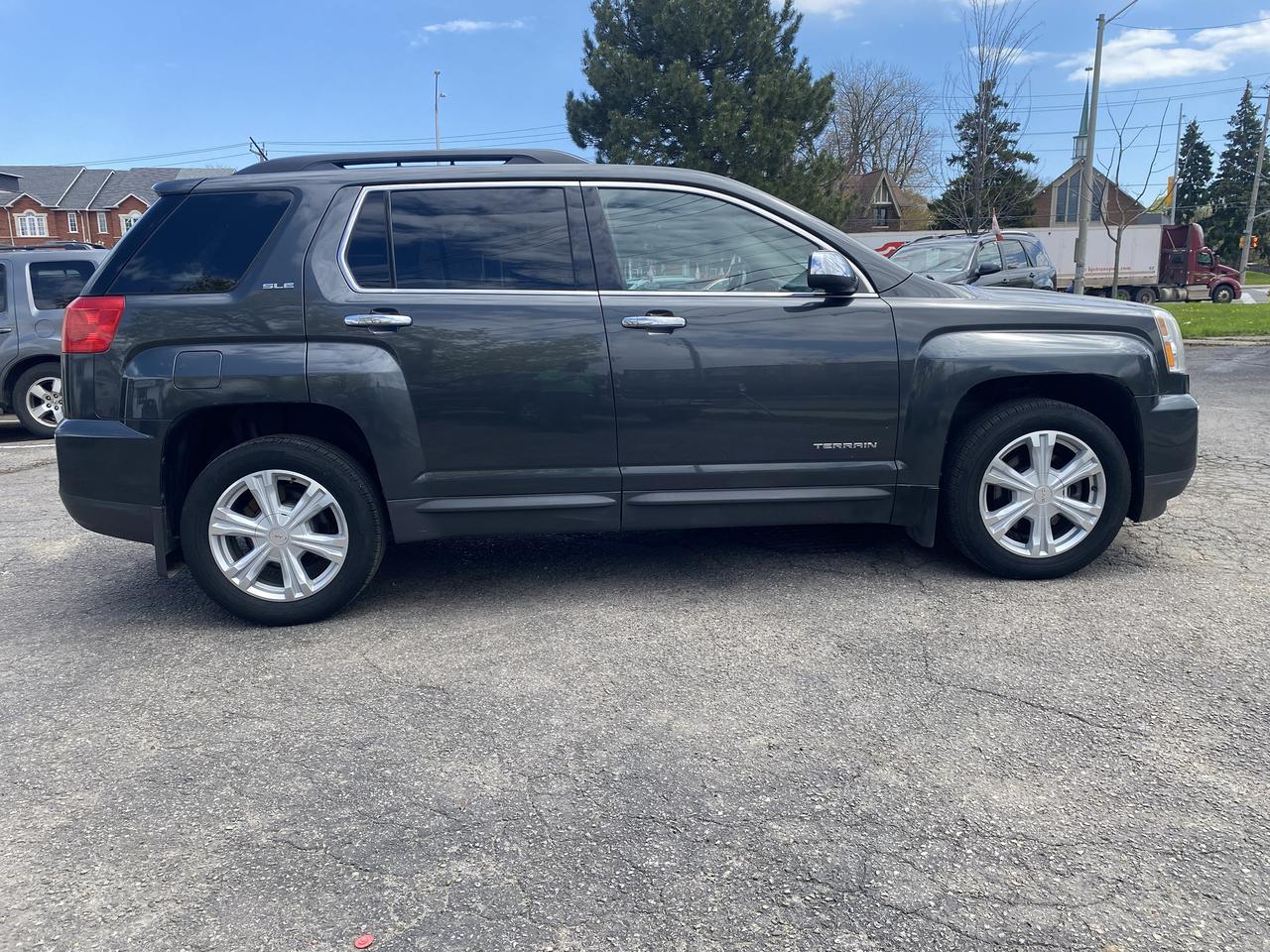 2017 GMC Terrain SLE/Accident Free/Automatic/Gas Saver/Backup Cam Photo4