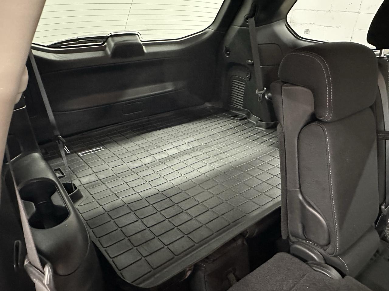 2018 Nissan Pathfinder SV Tech Photo10