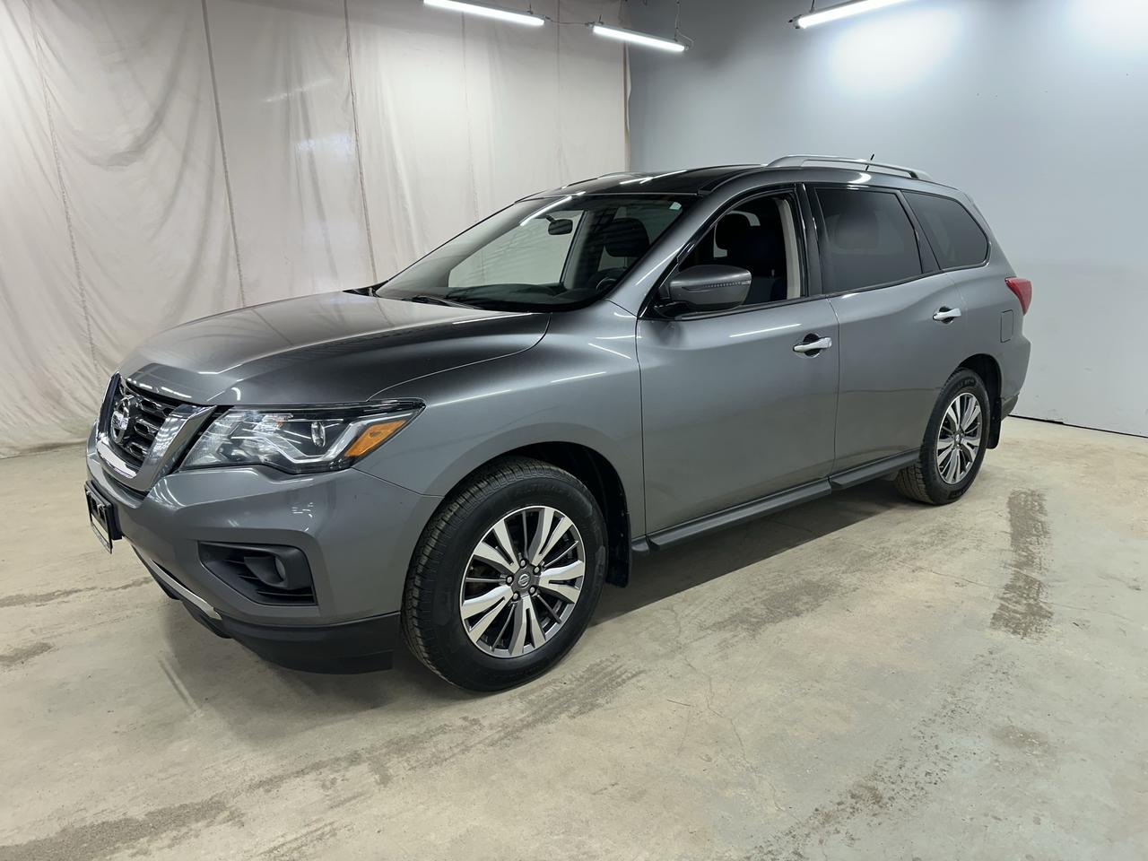 2018 Nissan Pathfinder SV Tech Photo26