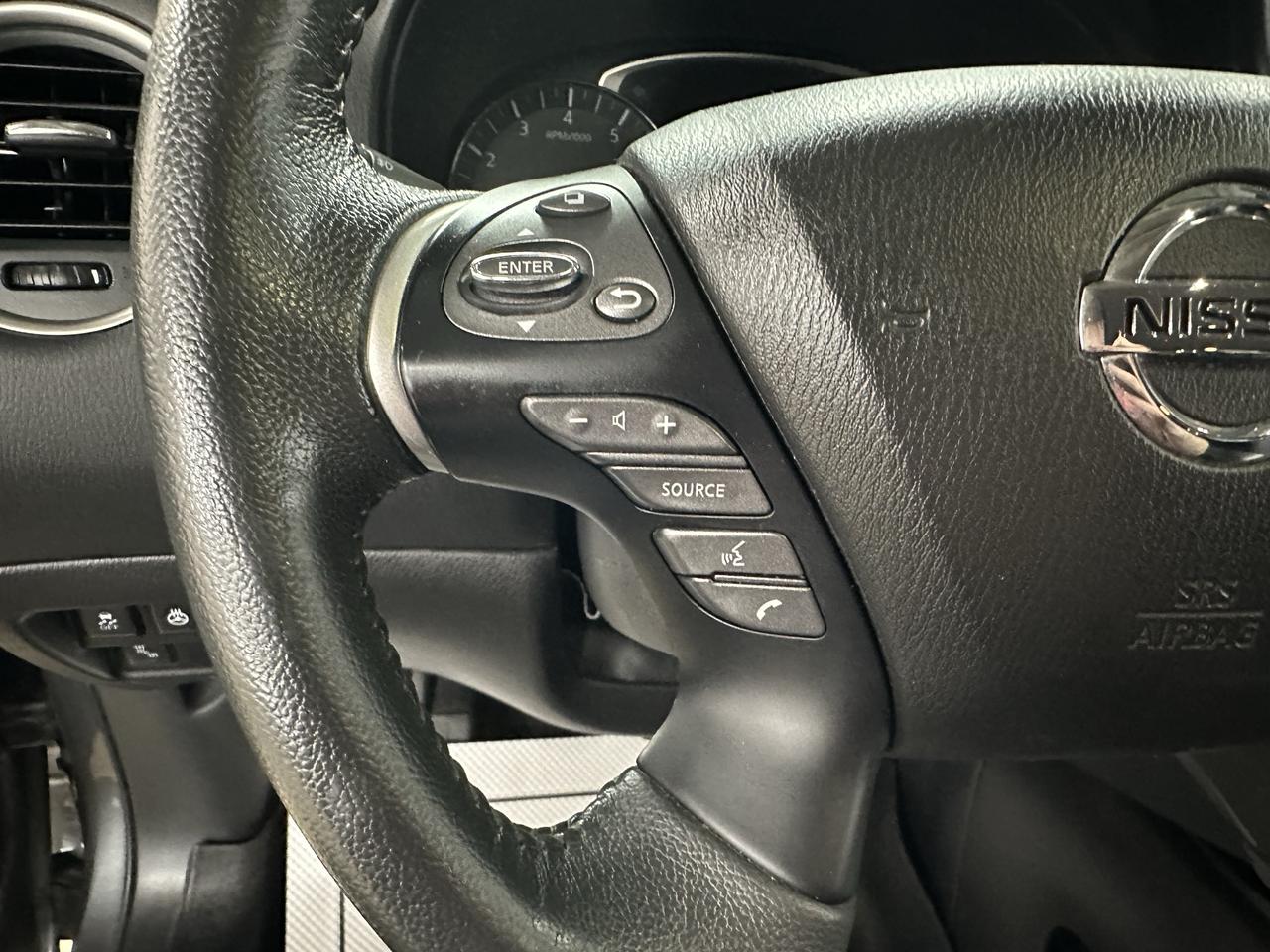 2018 Nissan Pathfinder SV Tech Photo39