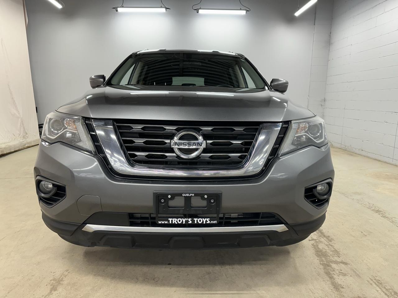 2018 Nissan Pathfinder SV Tech Photo25