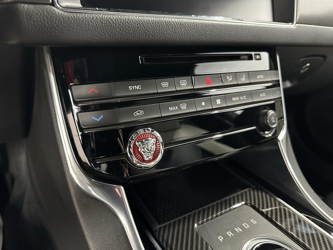 2017 Jaguar XF S Photo19