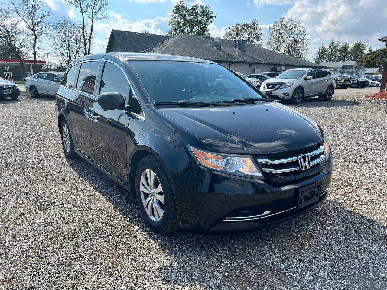 2017 Honda Odyssey EX Photo2