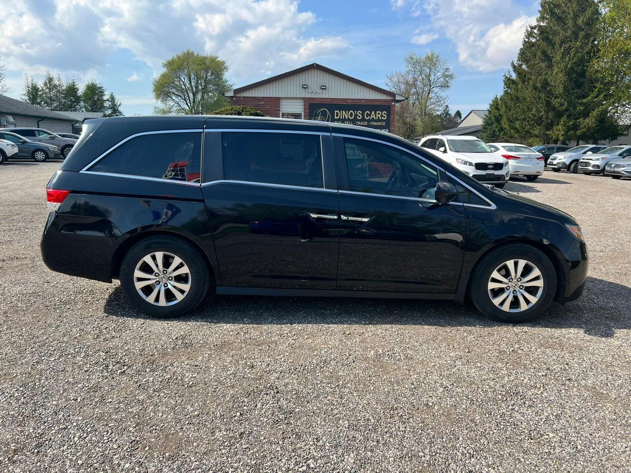2017 Honda Odyssey EX Photo4
